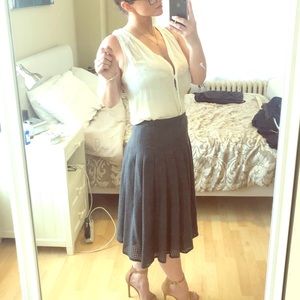 Akris Punto perforated gray midi skirt sz 10